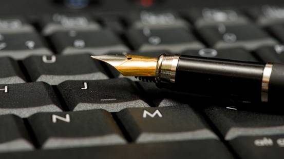 La penna, il computer e la sostanza della scrittura